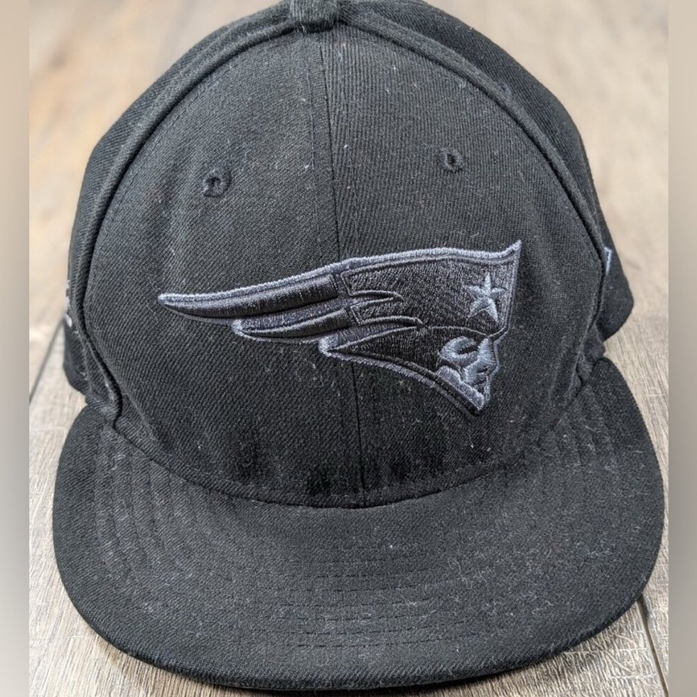 New Era Black New England Patriots Cap with Embroidered Logo